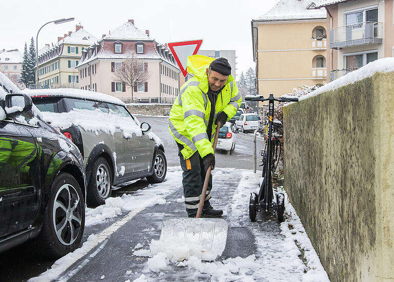 Schneeschippen war am Dienstag in ganz Unterfranken angesagt.&nbsp;