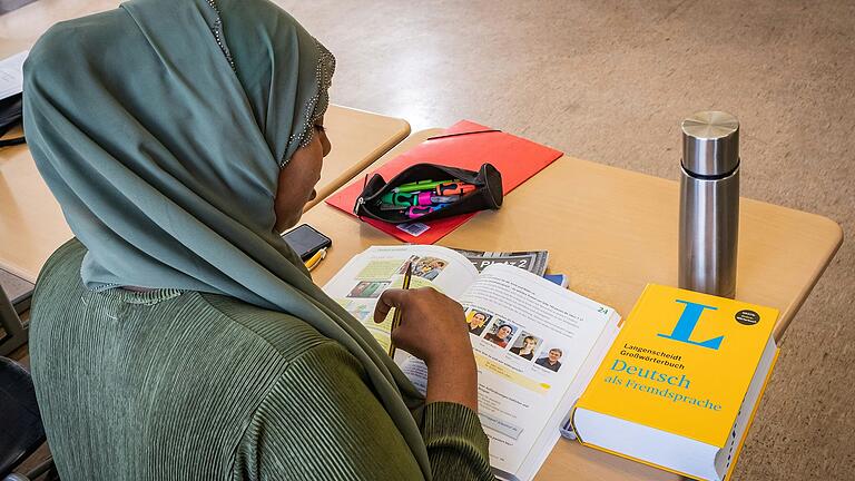 Integration ist wichtig. Für Sprachkurse gibt es derzeit überall jedoch lange Wartezeiten. Integration ist wichtig. Für Sprachkurse gibt es derzeit überall jedoch lange Wartezeiten.