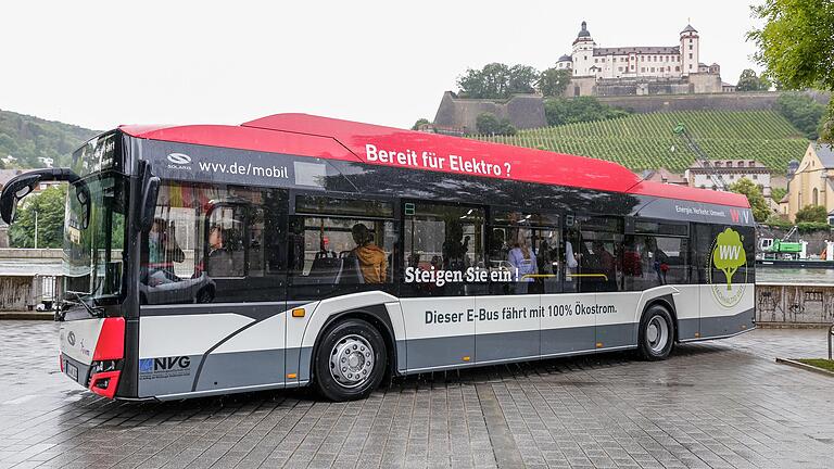 Einer von vorerst zwei Exemplaren: Ab Montag will die Stadt den Betrieb von E-Bussen im Linienbetrieb testen.