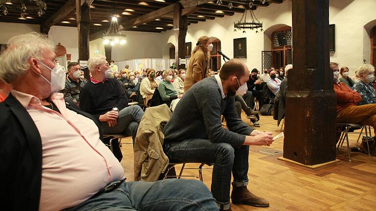 Überaus groß war das Interesse an der Bürgerinformation im Karlstadter Rathaussaal zum Hegewaldgelände.