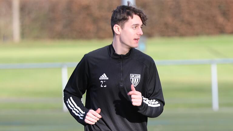 Neues Gesicht im Training: Der FC 05 testet im Hinblick auf eine mögliche Verpflichtung im Sommer den 18-Jährigen Tim Herbert vom Bayernligisten FV 04 Würzburg.