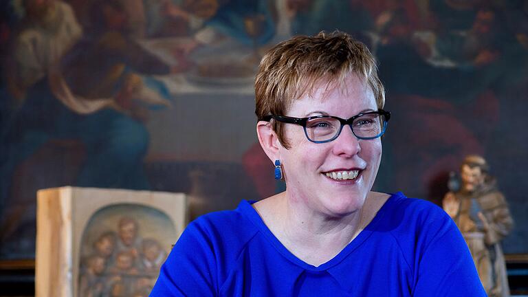 Angelika Somaruga verlässt den Kreuzberg - Die Geschäftsführerin der Franziskaner Klosterbetriebe GmbH, Angelika Somaruga, beendet Ende August ihre Tätigkeit im Kloster Kreuzberg. Angelika Somaruga verlässt den Kreuzberg - Die Geschäftsführerin der Franziskaner Klosterbetriebe GmbH, Angelika Somaruga, beendet Ende August ihre Tätigkeit im Kloster Kreuzberg.