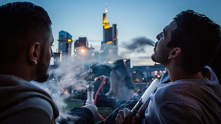Das Thema Wasserpfeifen-Rauchen in der neuen Shisha-Lounge im Triamare erhitzt weiter die Gemüter. Nun soll der Stadtrat entscheiden, was aus dem umstrittenen Angebot wird.