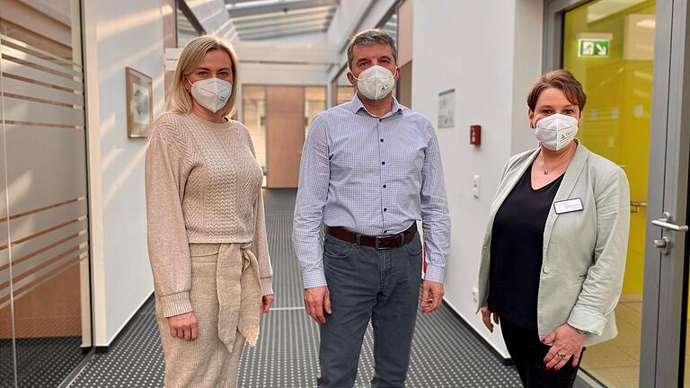Waren an der Organisation des Hilfstransportes maßgeblich beteiligt (von links): Olga Kapustina, Vadim Horvat und Sabine Langner.