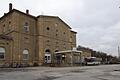 Das Bahnhofsgebäude in Kitzingen ist seit Anfang 2019 verschlossen. Eine Lösung ist bisher nicht in Sicht.&nbsp;