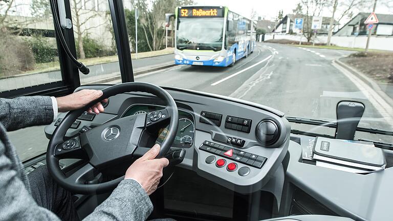 Testfahrt mit einem Elektrobus bei den Stadtwerken Schweinfurt im Jahr 2020. Bisher ist noch keine Entscheidung gefallen, wann die Stadtbusflotte durch Elektrobusse ersetzt wird.