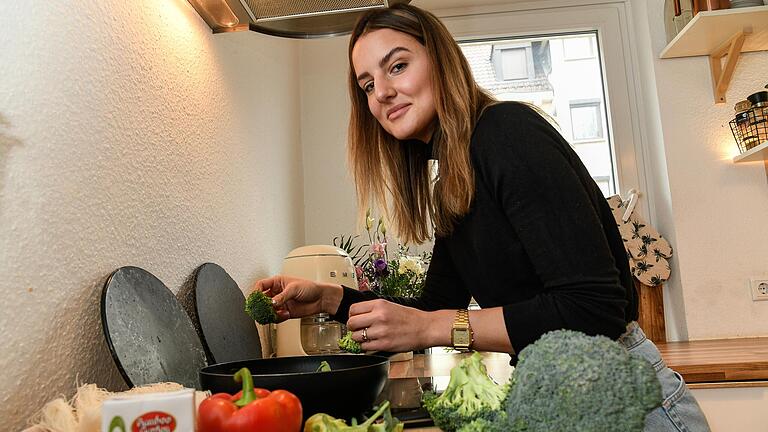 Einen Monat lang nur pflanzliche Produkte essen? Redakteurin Sophia Scheder hat es ausprobiert.