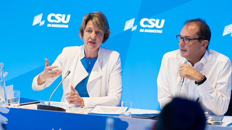 Anja Weisgerber (links) ist neue Stellvertreterin von Alexander Dobrindt (rechts) an der Spitze der CSU-Landesgruppe im Bundestag. Anja Weisgerber (links) ist neue Stellvertreterin von Alexander Dobrindt (rechts) an der Spitze der CSU-Landesgruppe im Bundestag.