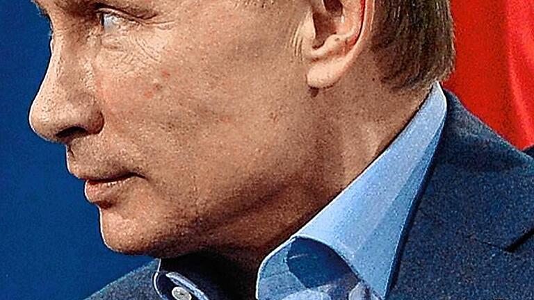 FILES-BRITAIN-G8-SUMMIT       -  Will sich mit Reaktionen zurückhalten: Wladimir Putin.