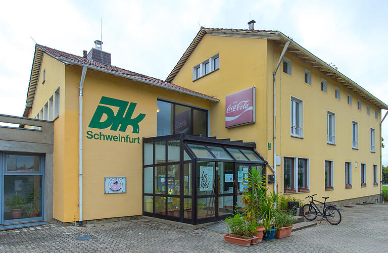 Rettungsanker: Die DJK Schweinfurt bietet Übernachtungsmöglichkeiten für Studierende, die noch keine Wohnung gefunden haben. Rettungsanker: Die DJK Schweinfurt bietet Übernachtungsmöglichkeiten für Studierende, die noch keine Wohnung gefunden haben.