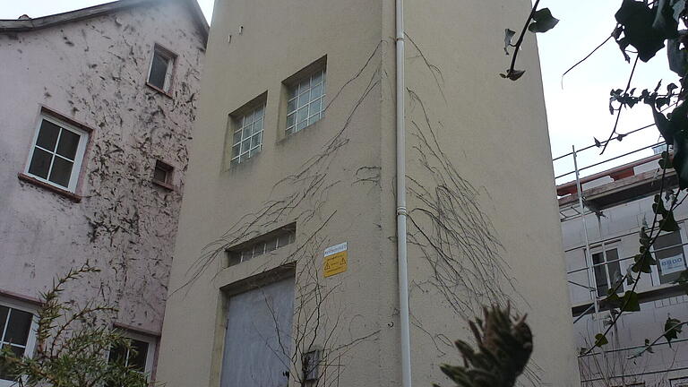 Marktheidenfeld war die erste Stadt in Main-Spessart die auf Strom setzte. Hier das Trafo-Türmchen in der Hofgasse. Marktheidenfeld war die erste Stadt in Main-Spessart die auf Strom setzte. Hier das Trafo-Türmchen in der Hofgasse.