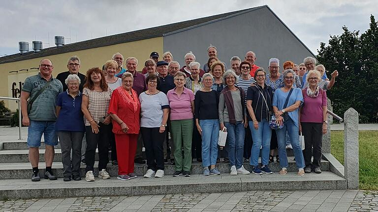 Sichtlich gut gelaunt war die Reisegruppe nach dem Besuch im Schokoladenland der Confiserie Felicitas in Spremberg.