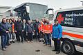 Am Montagmorgen schickte der Landkreis Rhön-Grabfeld drei Busse auf die Reise, um ukrainische Flüchtlinge aufzunehmen. Mit an Bord sind einige Helfer, denen Landrat Thomas Habermann (rechts) seinen Dank aussprach.