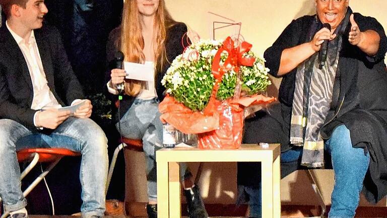 Schulnotizen: Tiffany Kemp zu Besuch am AKG - _ Schulnotizen: Tiffany Kemp zu Besuch am AKG - _