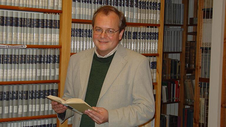 Professor Franz Dünzl, vom Lehrstuhl für Kirchengeschichte des Altertums, christliche Archäologie und Patrologie an der Universität Würzburg ist am 23. August 2018 im Alter von 58 Jahren gestorben. Foto: Michael Müller (Universität Würzburg) Professor Franz Dünzl, vom Lehrstuhl für Kirchengeschichte des Altertums, christliche Archäologie und Patrologie an der Universität Würzburg ist am 23. August 2018 im Alter von 58 Jahren gestorben. Foto: Michael Müller (Universität Würzburg)