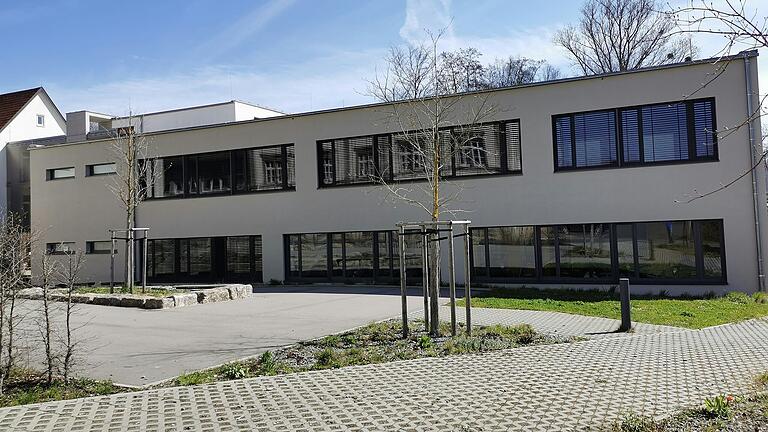 Die Ignaz-Reder-Realschule in Mellrichstadt ist eine moderne, sozial engagierte und familiäre Realschule. Die Ignaz-Reder-Realschule in Mellrichstadt ist eine moderne, sozial engagierte und familiäre Realschule.