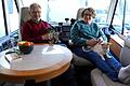 Notgedrungen haben es sich Christiane Wüllner, Erik Skog und die zwei Katzen Mio und Siini aus Norwegen in ihrem Wohnmobil auf dem Bonfigt-Firmengelände gemütlich gemacht.