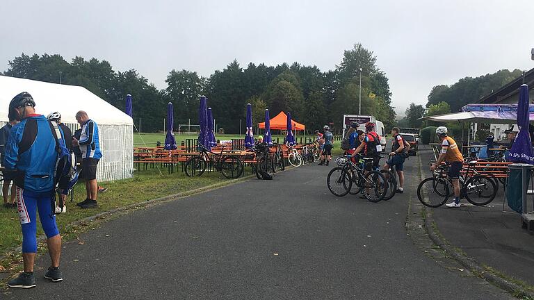 Morgens beim Start zum Rad-Vierer in Kothen - Morgens beim Start zum Rad-Vierer in Kothen Morgens beim Start zum Rad-Vierer in Kothen - Morgens beim Start zum Rad-Vierer in Kothen