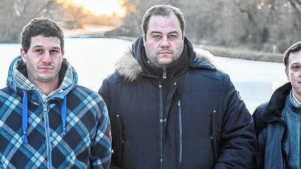 Sie machen sich für den Biber stark: Die Naturfreunde und Teichbesitzer Udo und Claus Weißenberger sowie Balsius Bartsch sind regelmäßig an den Weihern in Lengfeld unterwegs. Sie beobachten die Aktivitäten des Bibers schon länger. Sie machen sich für den Biber stark: Die Naturfreunde und Teichbesitzer Udo und Claus Weißenberger sowie Balsius Bartsch sind regelmäßig an den Weihern in Lengfeld unterwegs. Sie beobachten die Aktivitäten des Bibers schon länger.