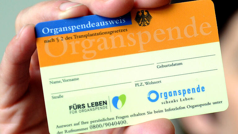 Auf der Rückseite des Ausweises ist die Bereitschaft zur Organspende mit Ja oder Nein festzuhalten.&nbsp;