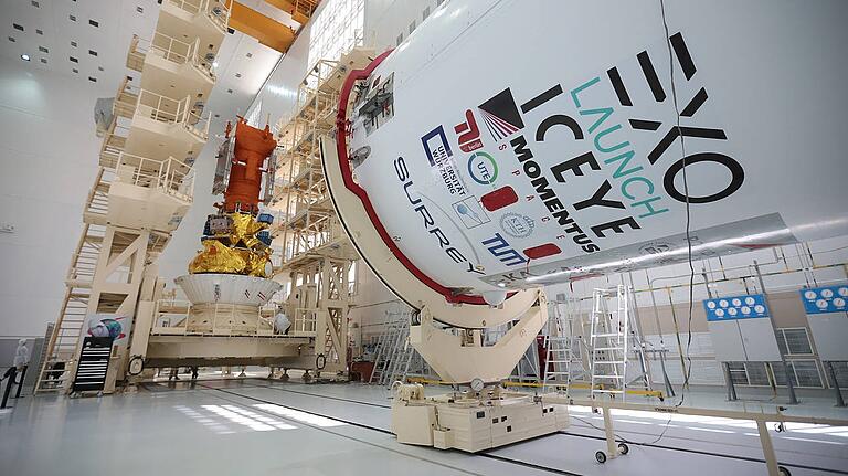 Für die Forschung: Satellit aus Würzburg ins All geschossen - Mit dieser Sojus-Rakete wurde 'Sonate' am vergangenen Freitag ins All geschossen. Für die Forschung: Satellit aus Würzburg ins All geschossen - Mit dieser Sojus-Rakete wurde 'Sonate' am vergangenen Freitag ins All geschossen.