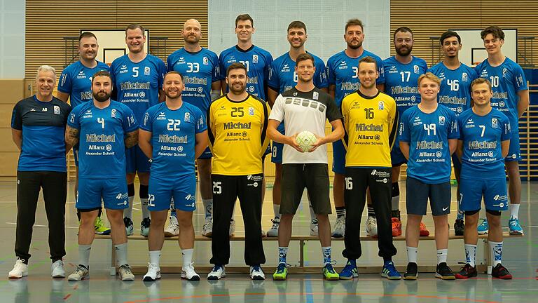 Die Mannschaft des Handball-Bezirksoberligisten MHV 09 Schweinfurt: hinten (v.l.n.r.): Felix Landgraf, Patrick Wilm, Sören Bernt, Cornelius Bitsch, Christian Fey, Simon Zwiazek, Patryk Iwaniak, Omar Mohamed Kamaleldin Fahim, Maxim Liaparavorne(v.l.n.r.): Achim Baudys (MV), Jan Scholich, Luis Vollert, Sascha Bolz, Christopher Früh (Trainer), Lukas Fiedler, Lucas Sofus, Christian Völker Es fehlen: Moritz Moder, Bjarke Pohlmann, Meulan Zllanoga, Matteo Nanke, Volker Wilm (Betreuer). Die Mannschaft des Handball-Bezirksoberligisten MHV 09 Schweinfurt: hinten (v.l.n.r.): Felix Landgraf, Patrick Wilm, Sören Bernt, Cornelius Bitsch, Christian Fey, Simon Zwiazek, Patryk Iwaniak, Omar Mohamed Kamaleldin Fahim, Maxim Liaparavorne(v.l.n.r.): Achim Baudys (MV), Jan Scholich, Luis Vollert, Sascha Bolz, Christopher Früh (Trainer), Lukas Fiedler, Lucas Sofus, Christian Völker Es fehlen: Moritz Moder, Bjarke Pohlmann, Meulan Zllanoga, Matteo Nanke, Volker Wilm (Betreuer).