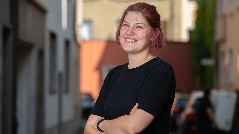 Hannah Schmitzer kümmert sich um die Bühnentechnik. Hannah Schmitzer kümmert sich um die Bühnentechnik. 