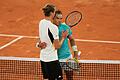 Alexander Zverev (l) und Rafael Nadal (r)       -  Alexander Zverev (l) besiegte Sandplatzkönig Rafael Nadal im Mai bei dessen letztem Auftritt bei den French Open.