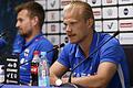 Fußball EM - Pressekonferenz Finnland       -  Erklärte Freunde des Gerstensaftes: Finnlands Trowart Lukas Hradecky (l) und Joel Pohjanpalo.