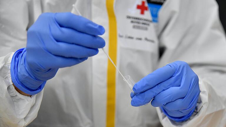 Am Samstag meldete das Landratsamt zwar 22 neue positive Corona-Tests, gleichzeitig galten aber gegenüber dem Vortag 30 Personen als wieder genesen. Am Samstag meldete das Landratsamt zwar 22 neue positive Corona-Tests, gleichzeitig galten aber gegenüber dem Vortag 30 Personen als wieder genesen.