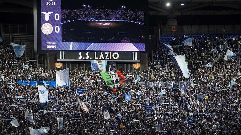 Fans von Lazio Rom.jpeg       -  Fans von Lazio Rom haben im Münchner Hofbräuhaus faschistische Gesänge angestimmt.