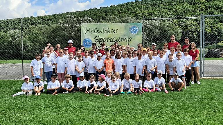 Auf dem Foto: Das Team vom Sportcamp Hafenlohr.