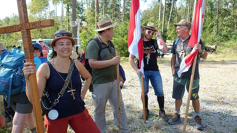 Auch die durchweg hohen Temperaturen konnten den Gemündener Kreuzbergwallfahrern die gute Laune nicht verderben.