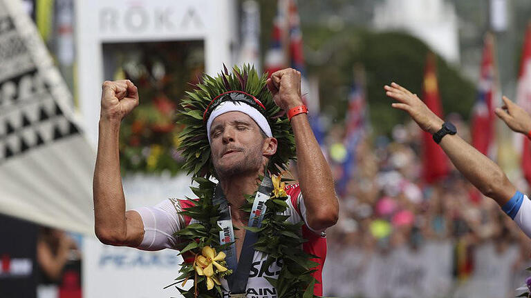 Sieg       -  Jan Frodeno konnte seinen Titel beim Ironman auf Hawaii verteidigen. Foto: Bruce Omori