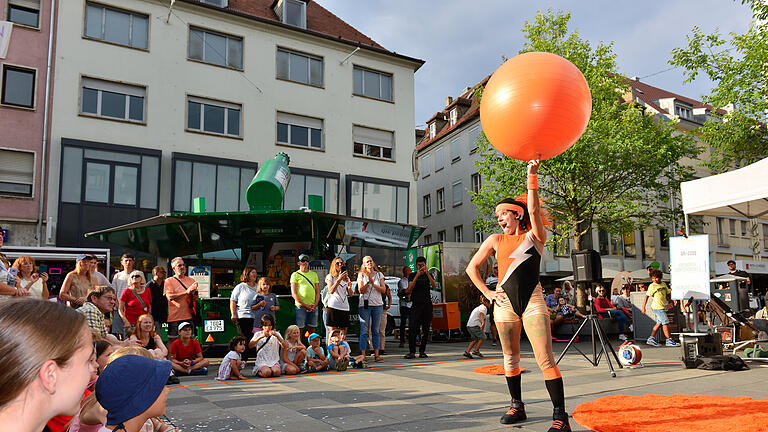 Tausende Menschen besuchten das STRAMU 2024 Festival in Würzburg am 06.09.2024