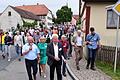 Die Hellmitzheimer Dorfgemeinschaft präsentiert der Bundesbewertungskommission für den 26. Bundeswettbewerb 'Unser Dorf hat Zukunft' ihren Ort. Drei Stunden lang nahmen Experten den Iphöfer Stadtteil genau unter die Lupe. Geleitet wurde die Tour vom Stadtteilreferenten Ludwig Weigand (links) und auch Landrätin Tamara Bischof war dabei.&nbsp;