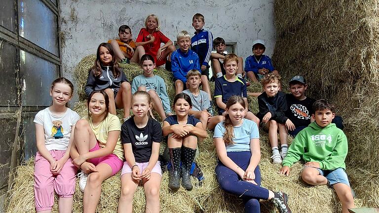 Die Sommeracher Viertklässler genossen den Erlebnistag auf dem Bauernhof.