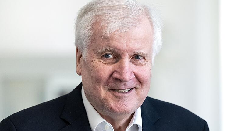 Horst Seehofer       -  Der frühere Bundesinnenminister, Horst Seehofer (75), sagt im Afghanistan-Untersuchungsausschuss, er sei nun ein &bdquo;leibhaftiger Rentner&rdquo;