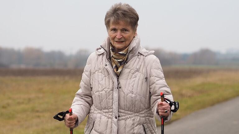 Ursula Hirt macht neben Nordic Walking auch Gymnastik, Tanzen und Autogenenes Training. Ursula Hirt macht neben Nordic Walking auch Gymnastik, Tanzen und Autogenenes Training.