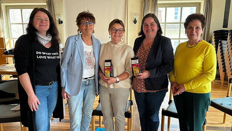 Auf dem Foto Christine Kedem-Lanzl, Marianne Hillenbrand, Rita Rösch, Sonja Reubelt, Wiltrud Michl.