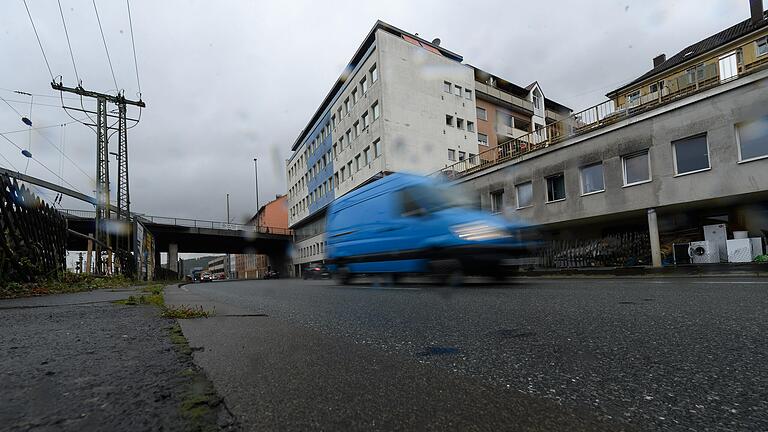 Wichtige Fragen zur Zwangsräumung eines Wohnhauses in Würzburg-Grombühl sind immer noch offen.