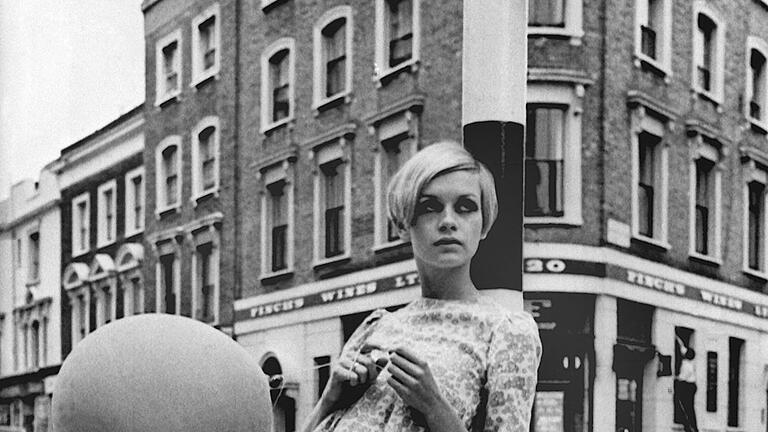 Twiggy wird 75       -  Modeikone Twiggy prägte die &bdquo;Swinging Sixties&rdquo;.