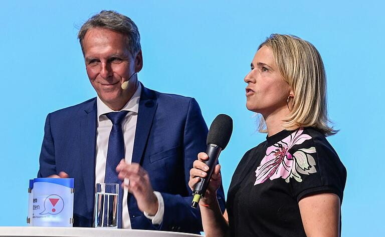 Verena Bentele, die Präsidentin des Sozialverbands VdK, warb im Gespräch mit dem stellvertretenden Chefredakteur der Main-Post, Achim Muth, für ehrenamtliches Engagement.&nbsp;&nbsp;