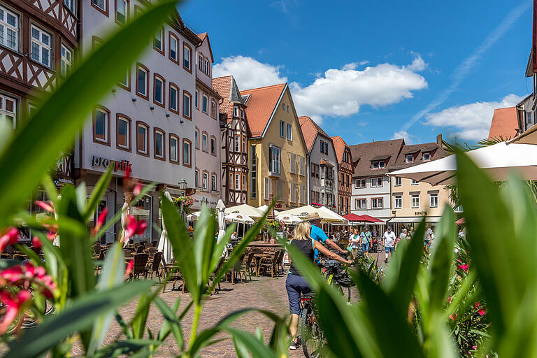 Blick auf den Marktplatz in der Wertheimer Innenstadt