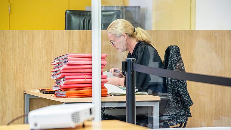 Anklägerin im Prozess gegen Kai K. am Landgericht Schweinfurt: 'Aus Gründen der Rechtsstaatlichkeit' wollte die Verteidigung die Schweinfurter Staatsanwältin Melanie Roth ersetzen lassen. Anklägerin im Prozess gegen Kai K. am Landgericht Schweinfurt: 'Aus Gründen der Rechtsstaatlichkeit' wollte die Verteidigung die Schweinfurter Staatsanwältin Melanie Roth ersetzen lassen.