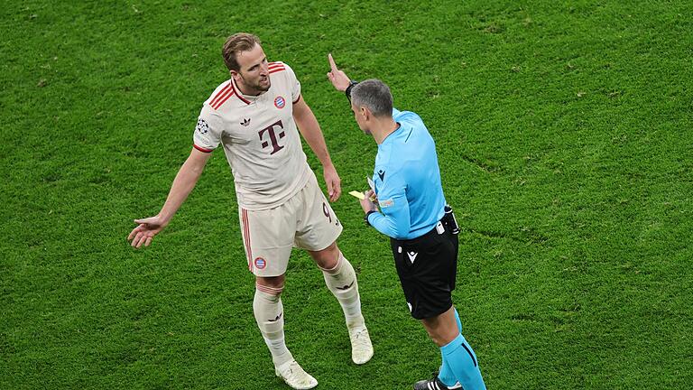Bayer Leverkusen - Bayern München - Schiedsrichter Slavko Vincic ist zum dritten Mal in dieser Saison in einem Spiel des FC Bayern im Einsatz. Bayer Leverkusen - Bayern München - Schiedsrichter Slavko Vincic ist zum dritten Mal in dieser Saison in einem Spiel des FC Bayern im Einsatz.