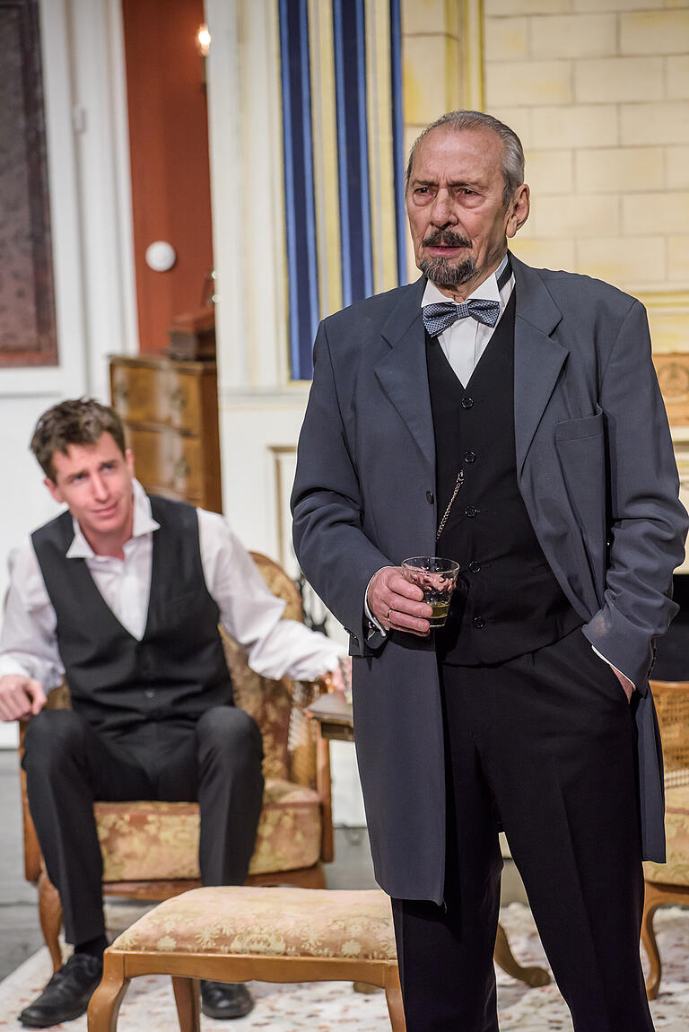 Theater Chambinzky mit der Aufführung 'Ein Inspektor kommt'. Theater Chambinzky mit der Aufführung 'Ein Inspektor kommt'. 