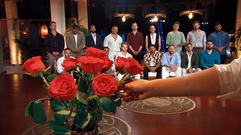 Auch die zweite 'Nacht der Rosen' ging für Yannick Riedel aus Bad Brückenau gut aus. Er ist bei 'Die Bachelorette' auf RTL weiter im Rennen.