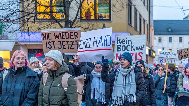 In Würzburg kamen bis zu 4000 Menschen zu den Protesten gegen die AfD unter dem Motto „Nie wieder ist jetzt“. Am 27. Januar findet eine solche Demonstration in Schweinfurt statt.