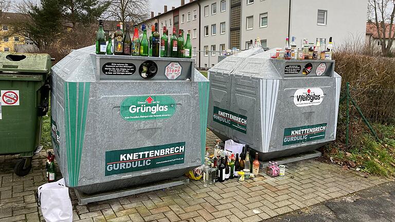 In der Martin-Luther-Straße war es auch am Mittwoch noch nicht möglich, Altglas einzuwerfen.